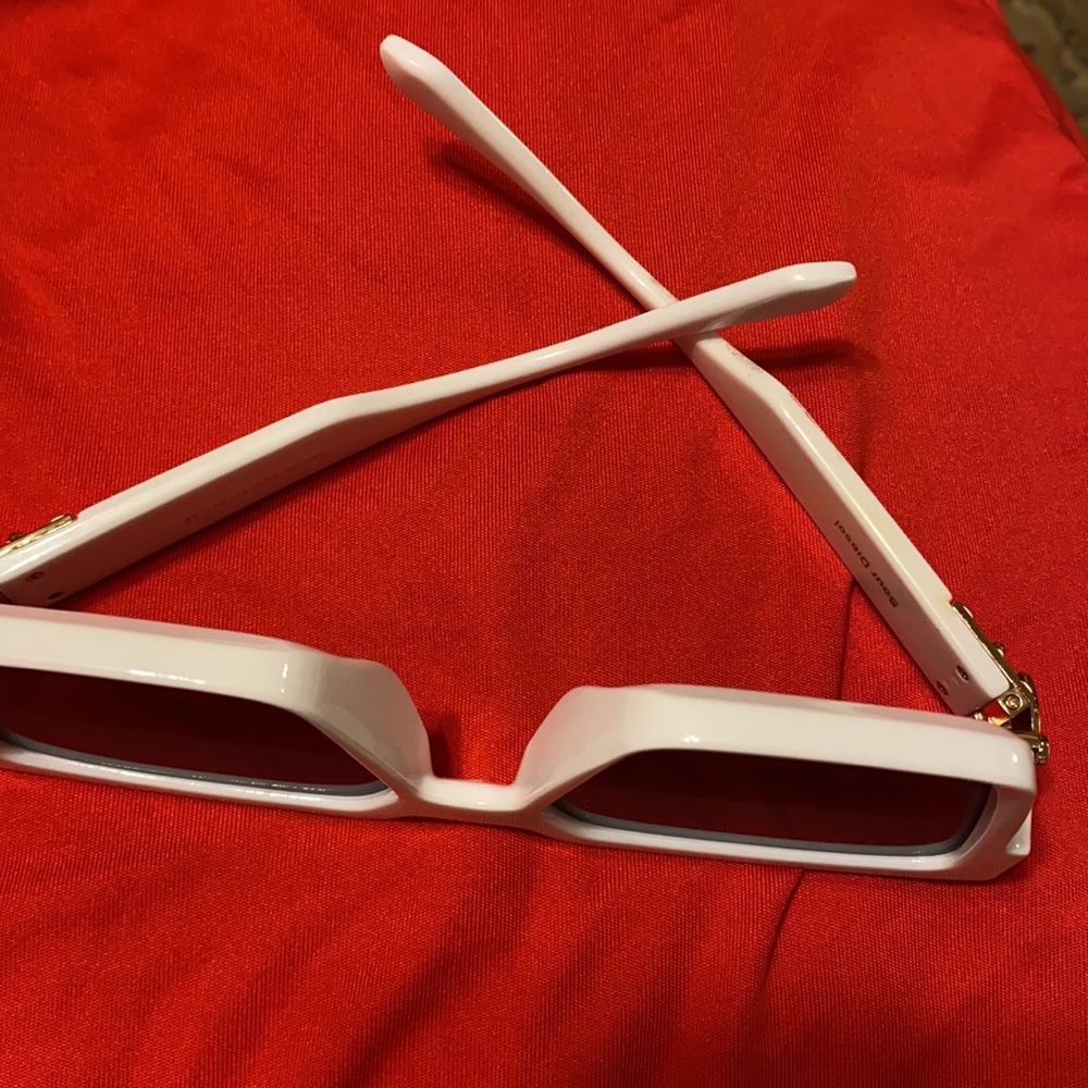 Sunglasses - Picture 5 of 8